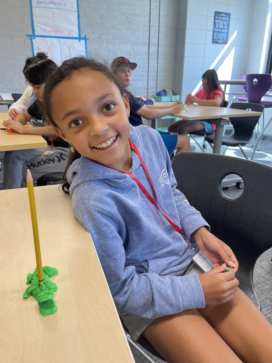 Elena Caracci tweet media