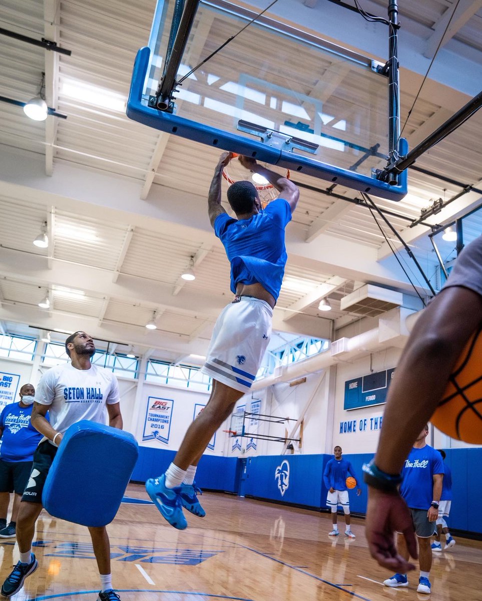 Loading … 📶📶📶

#HALLin 🔵⚪️