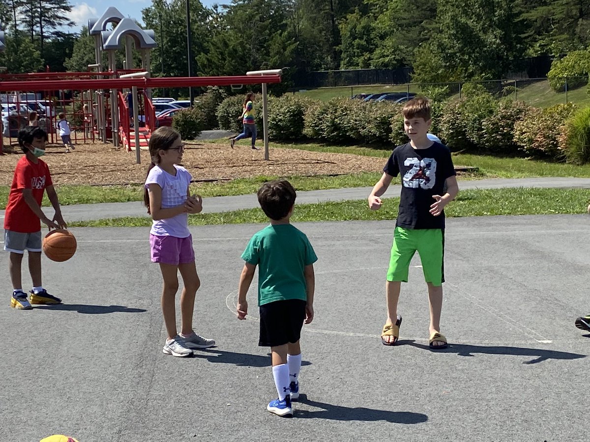 Ms. Cowan tweet media