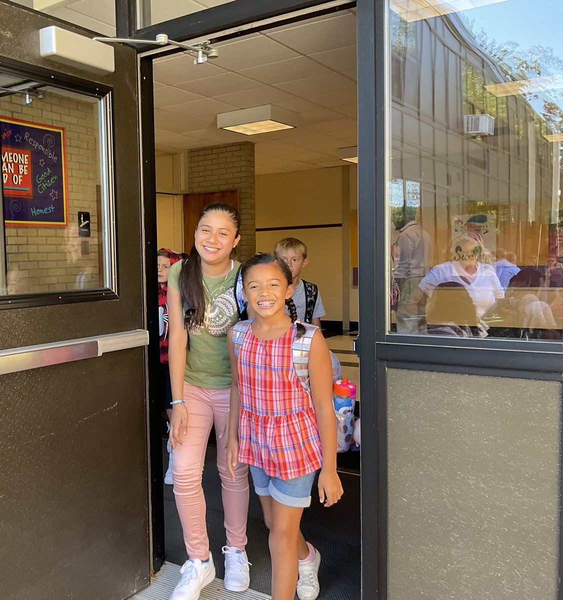 Commack Road ES tweet media