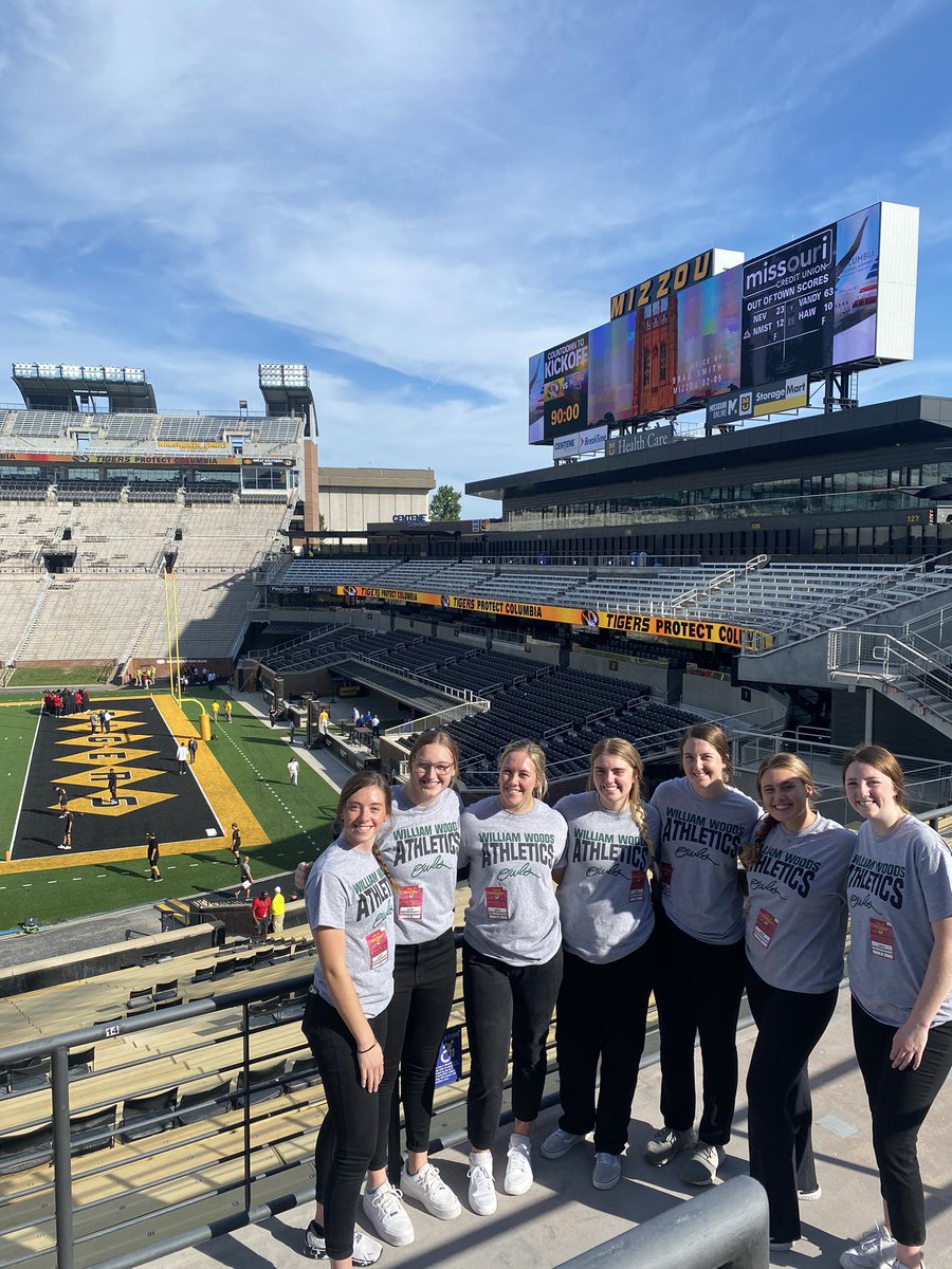 wwuowlsWBB's tweet photo. Opening night at MIZZOU! Football is back and we are out here working! 

Stop by our concession stand if you are out here to support our team!! https://t.co/iOXjSZSdDt