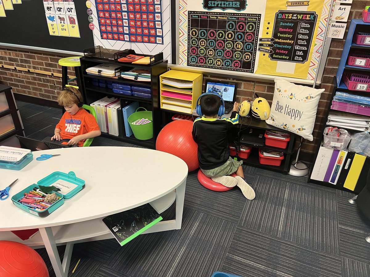 MissBeeTRE's tweet photo. Today we tried out new seating options around the room as we practiced independent work time. We’ve got to build the stamina so we can begin one-on-one placement assessments!

We also practiced our whisper voices (still a work in progress 😉) during our phonics/short I lesson. https://t.co/zsy39rgk0Z