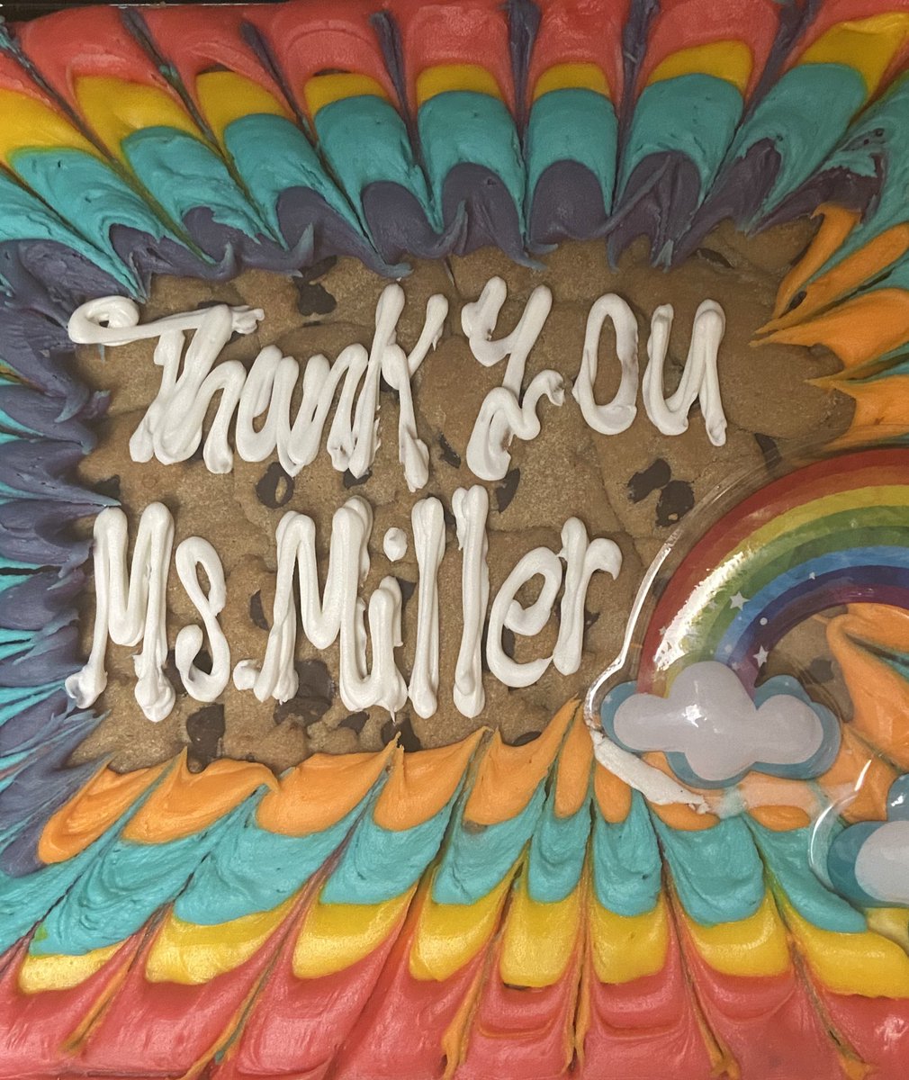 MaryMiller110's tweet photo. One our amazing parents brought me a treat today! I’m so grateful for my job! @FASTK8Charter #fast2thefuture #Assistantprincipal https://t.co/HwEKlGEfzP