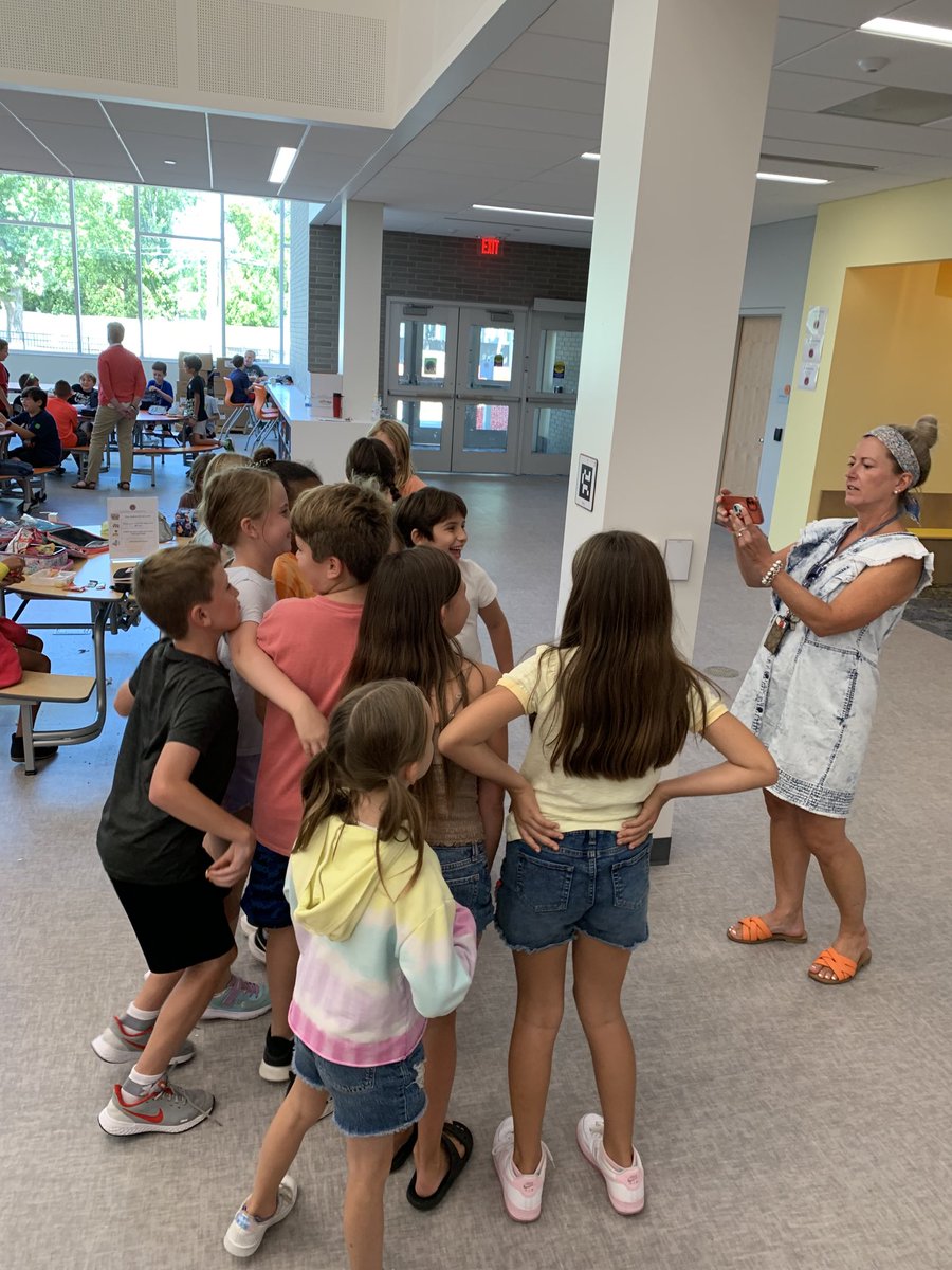 Mr. Williams' Room tweet media