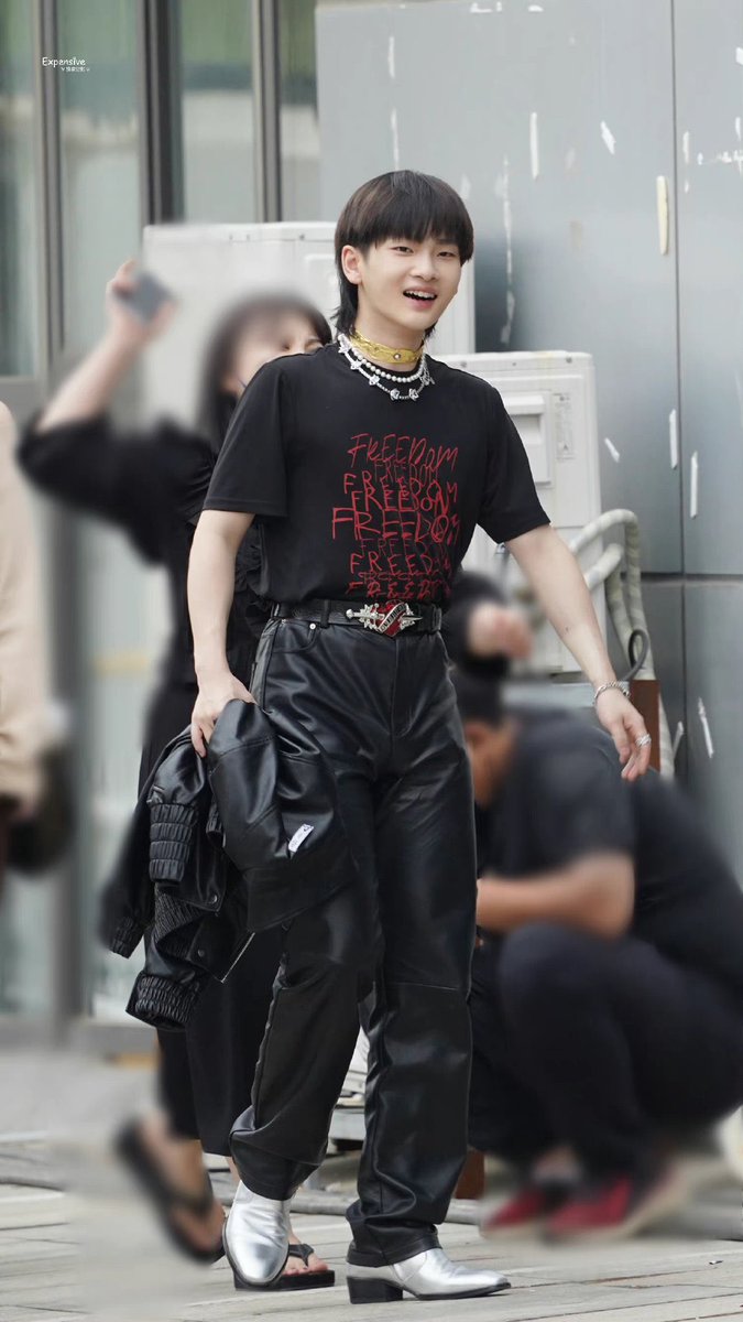 zznpics's tweet photo. 220831 © Expensive-独家记忆Vv
 
#周震南 #VinZhou #ZhouZhennan https://t.co/aSUFS3Q4hB
