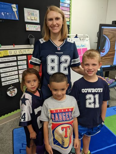 CFBRainwater's tweet photo. We celebrated #AttendanceAwarenessMonth with JERSEY DAY!!! #getyourselfietoschool #cfbproud @CFBISD @DrChapmanCFBISD @susanmachayo @nicgreenleaf @jannafish https://t.co/5KcKwEDhJe