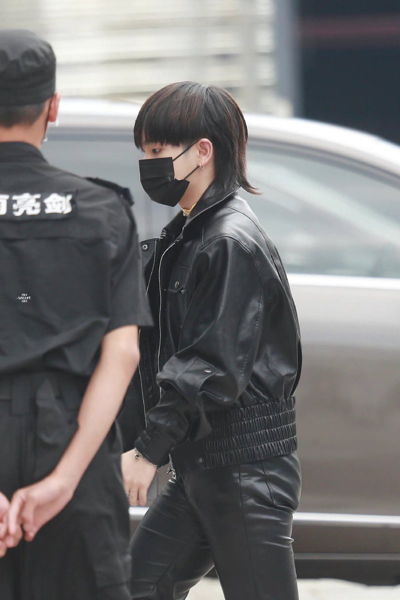 zznpics's tweet photo. 220901 Going To Work 
© OurSecret·周震南
 
#周震南 #VinZhou #ZhouZhennan https://t.co/S5t2VKcy6l
