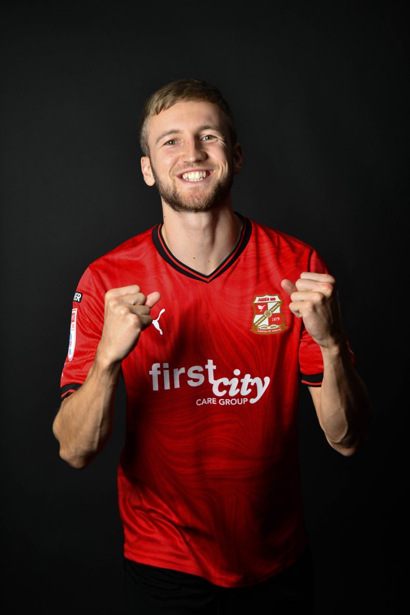 🤝DONE DEAL: Swindon complete Morgan Roberts signing...

Talented Banbury winger heads to The County Ground on deadline day.

Get the lowdown👇👇
swindontownfc.co.uk/news/2022/sept…

#STFC 🔴⚪️