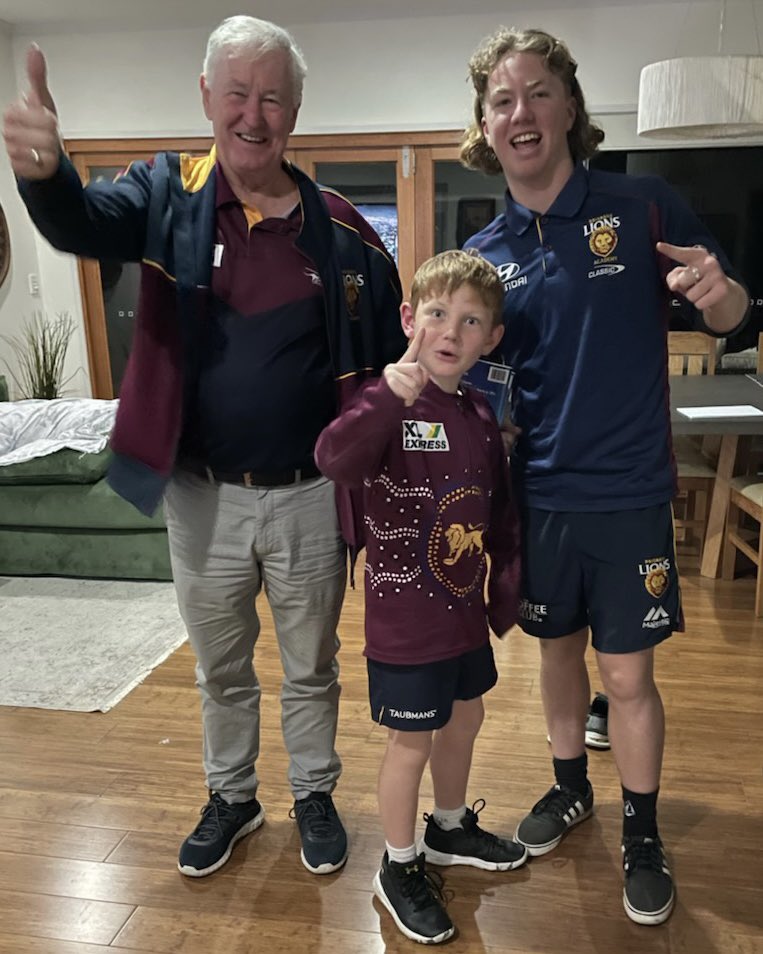 Gabba was amazing last night, so thankful for having Dad and my 2 boys in the crowd &amp; to win a close one. Fathers Day Come Early 🦁