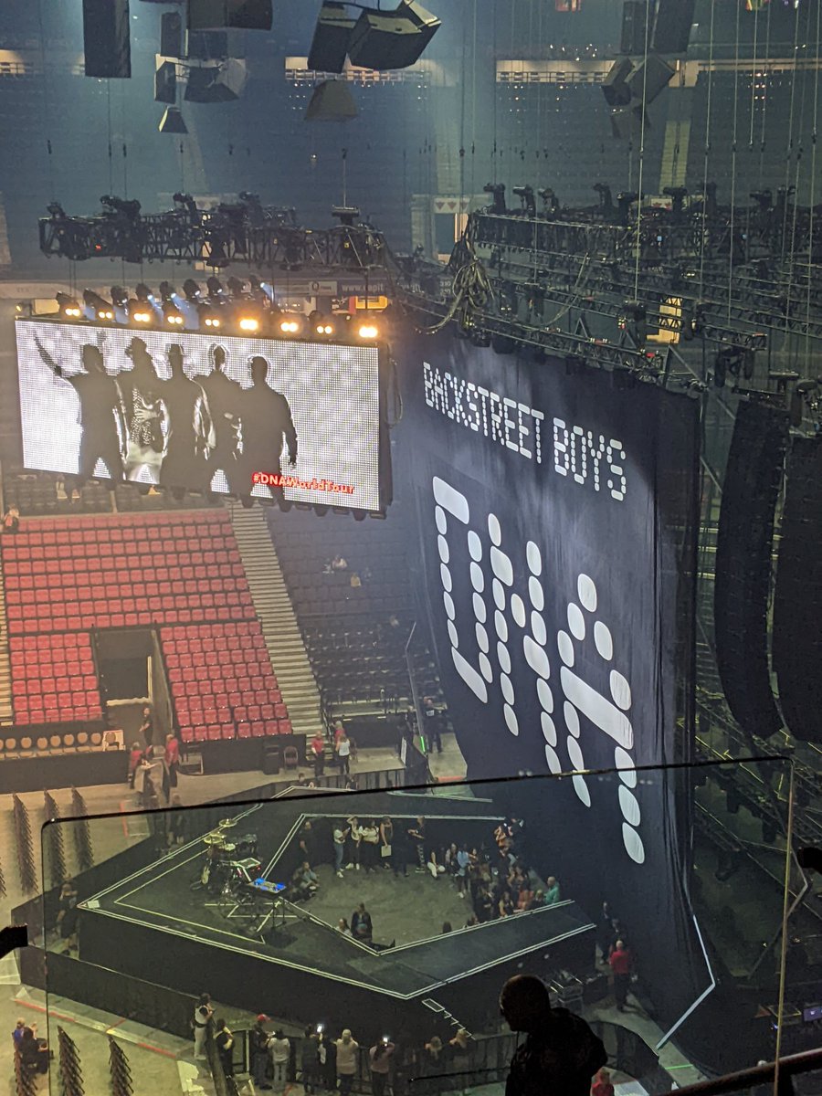Honeyclip_'s tweet photo. Ready for the @backstreetboys  #DNAWorldTour #BSBOTT https://t.co/6pQ4XU600w