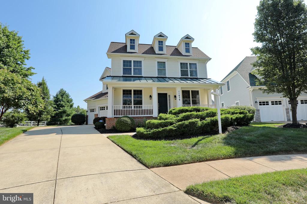 DianaDivver320's tweet photo. See what this home has to offer! Contact me for a showing today. #homesforsale #realestate  https://t.co/9sfhtLOZN5 https://t.co/3btprc7qJt