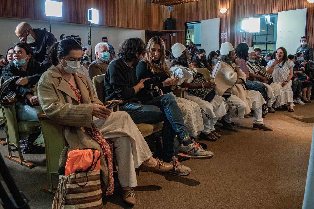 #TBT Acompañamos el lanzamiento conjunto de la serie “Territorios y Voces Indígenas” 

🌿La apuesta de OPIAC a través del capítulo “La Amazonía bajo el cuidado ancestral” es visibilizar a través de las voces de quienes luchan por el cuidado del territorio.🎞🛖