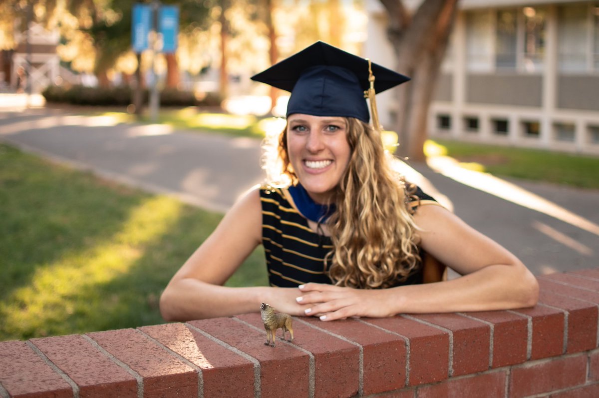 Lauren Hennelly tweet media