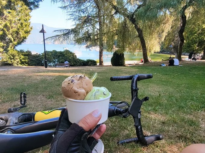 Took my bike out for ice cream in Deep Cove 🚲 could've done without Google sending us down a single file<a href="/tag/girlswholikegirls"class="tags"><span>#girlswholikegirls</span></a>
