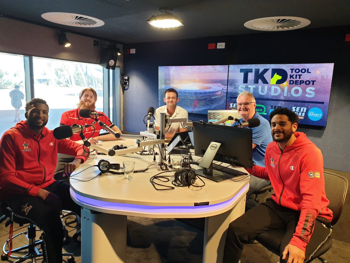 TimGossage's tweet photo. The newbies @PerthWildcats are in the house @SENWABreakfast @gilly381 @NBL #Thomas #Manek #Webster https://t.co/1Y93HkPd0t