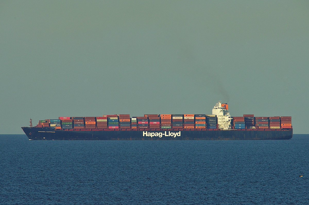 johnmorgan726's tweet photo. The BREMEN EXPRESS, IMO:9343728 en route to Norfolk, Virginia, flying the flag of Germany π©πͺ. #HapagLloyd #ContainerShip #BremenExpress #ShipsInPics https://t.co/55jEAAV4wJ