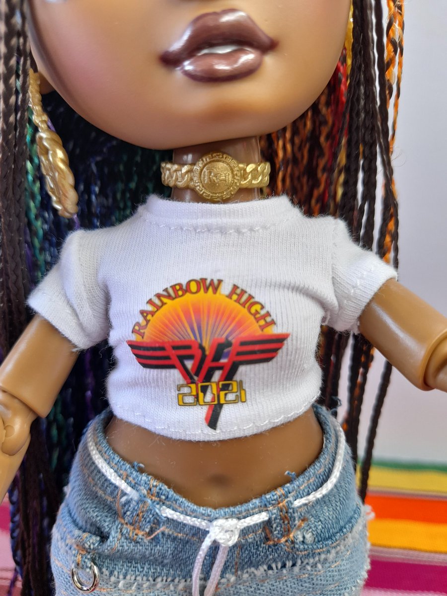Sergioo506's tweet photo. #VanessaTempo

#Rockstars #RainbowDream #ColorsGoPow! #RainbowHigh #RainbowHighSeries1 #SpecialEdition #CollectTheRainbow #MGAEntertainment #TurnYourColorUp! https://t.co/GPyDHkDjoH