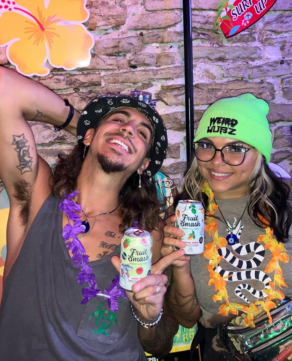 bakedupco's tweet photo. First 75 people in the door will receive a token to redeem for either a @voodooranger Juicy Haze IPA or a Fruit Smash Hard Seltzer at the bar🍻 Plus we will be raffling out prizes along with 2 @FreakyDeakyTX tickets 👀 

Come out for great music, drinks and all the best vibes 😁 https://t.co/mCUOzCHZuf