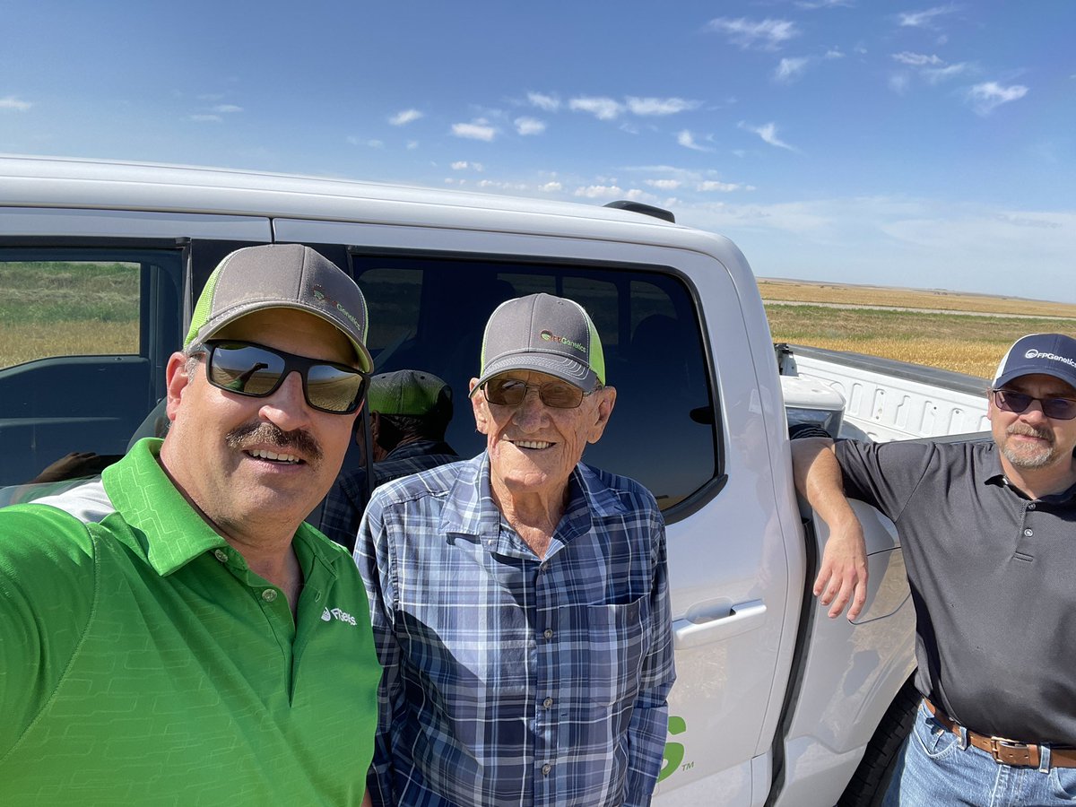 CGeisam1's tweet photo. Honoured to meet Silas Campbell the #Veteran @SaskLegion #CDCSilas was named after. @FPGenetics 99 yrs old and going strong just like this new #CWRS.  Launching this year. https://t.co/AG5GvYqktm