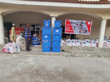 WomenforHF's tweet photo. With the help of local partners, Humanity First is responding to the floods in Pakistan that displaced over 33 million people. 

Donate now to help those in urgent need: https://t.co/FDAzA6jeIZ https://t.co/Ys8qFUXH3T