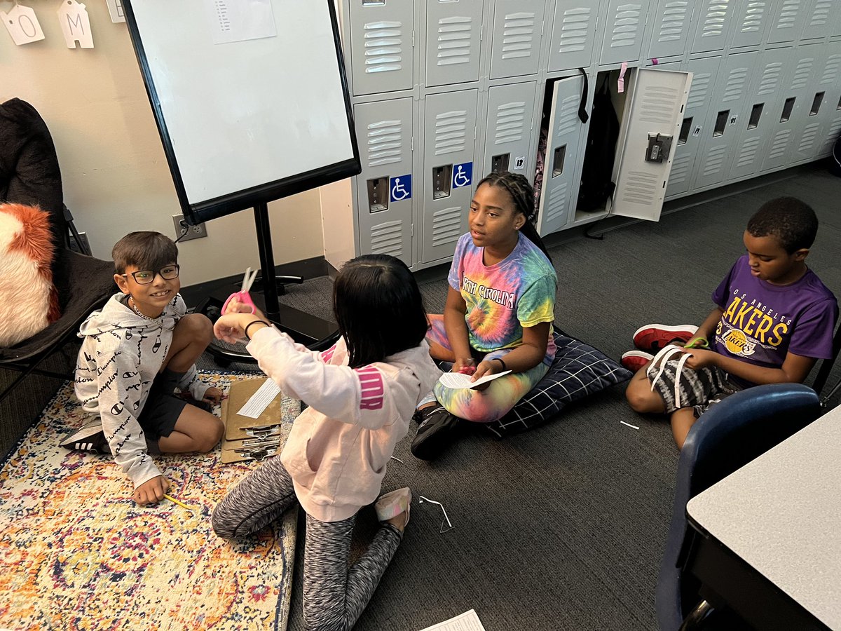 MrsHaleyGarner's tweet photo. They had fun sorting character traits based on the character’s thoughts, actions, dialogue, or feelings 💯🐺💜 #WeAreWylie #WylieISD @WylieISD https://t.co/iFWIynaeua