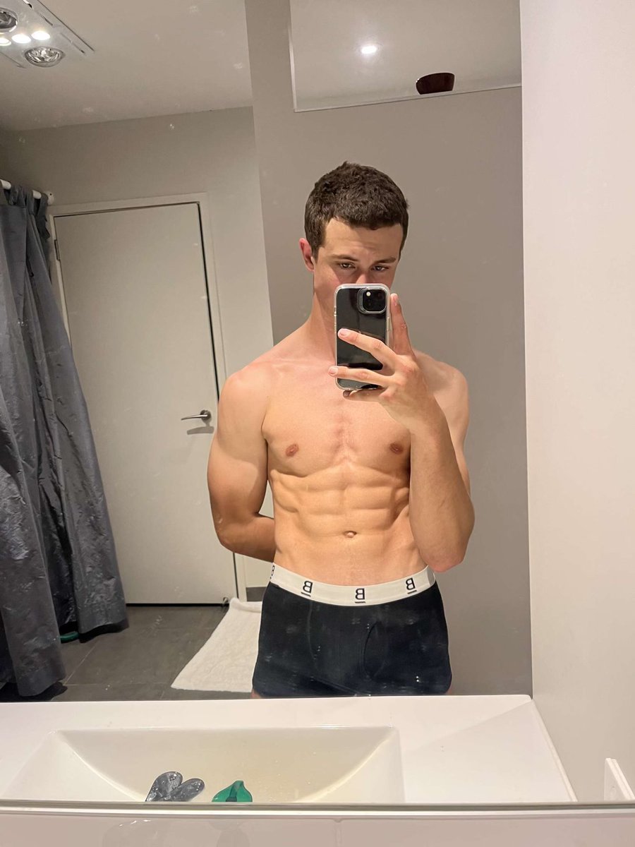 Bro4broz's tweet photo. Need a gym buddy https://t.co/9n7ivd4z2e