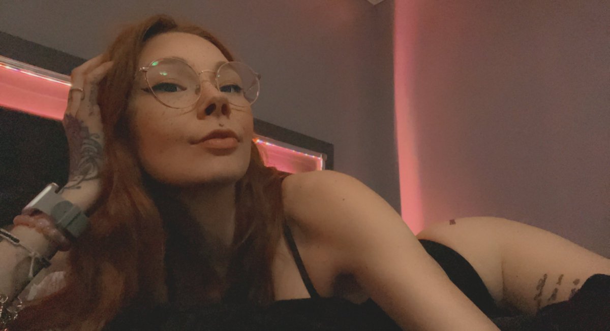 OFjessabell0's tweet photo. @OnIyFansPodcast https://t.co/SYGa9nqi7L come say hiiii☺️🤓 #onlyfansgirl #sellingcontent https://t.co/n8TTwwIOJ6