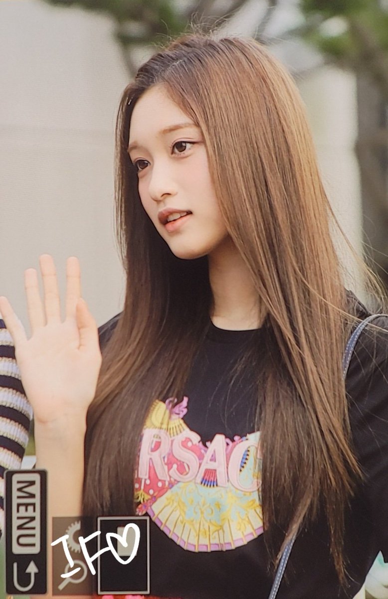 Leeseo_iF's tweet photo. 220902 아이브 이서 뮤직뱅크 출근 프리뷰  #IVE #아이브 #이서 #Leeseo https://t.co/QLCFq4INS5