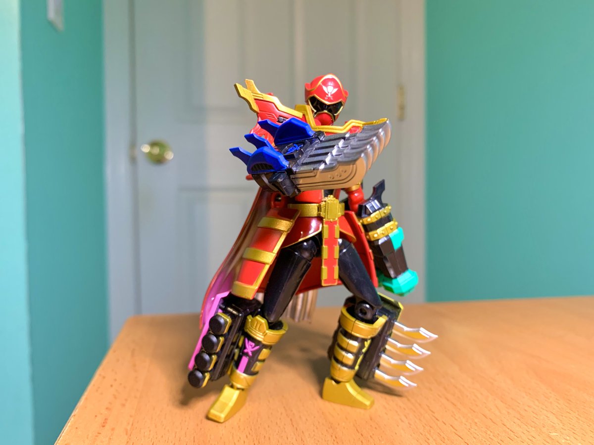 SentaiFive's tweet photo. GOKAI CROSS 🏴‍☠️ 🔑 

(Will take more pics swapped with the rest of the team later)

#Gokaiger ＃ゴーカイジャー ＃テン・ゴーカイジャー https://t.co/1mVUTC8ous