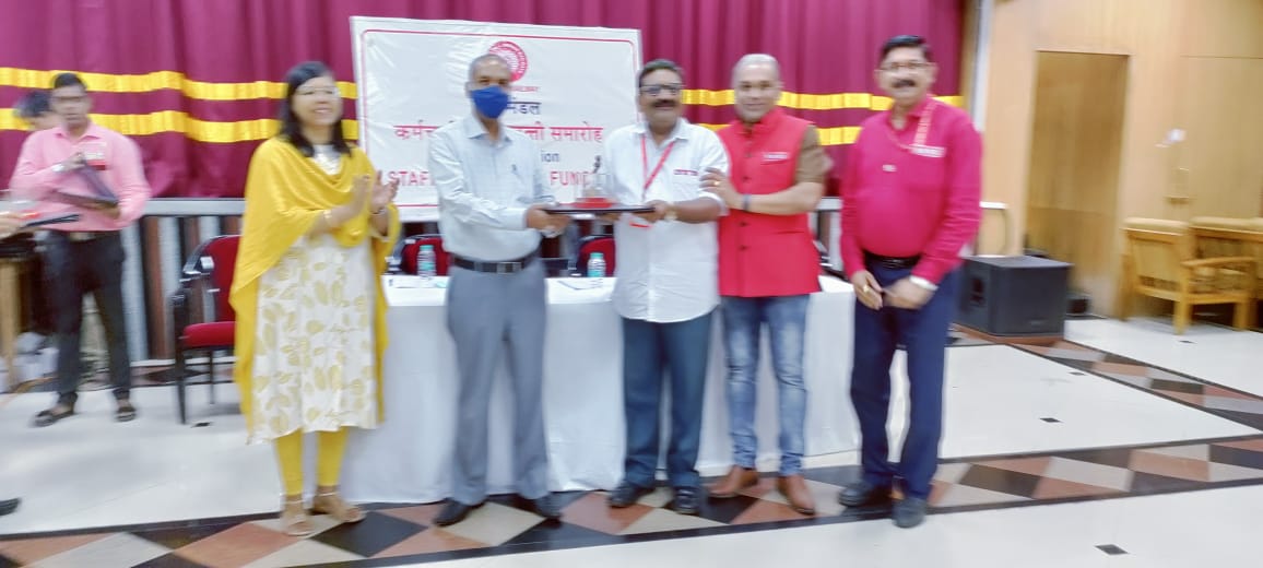 venupnair_nrmu's tweet photo. Few captured glimpses from the retirement function of com. Vishwas Kumbar -LNL branch/com. Bharat Salvi -KYN Loco shed/com. Gupt -CLA M branch/com. Mahtre - Kalwa branch on 01.09.22....🙏🚩🚩🚩🚩 https://t.co/RPeAAQwWL3