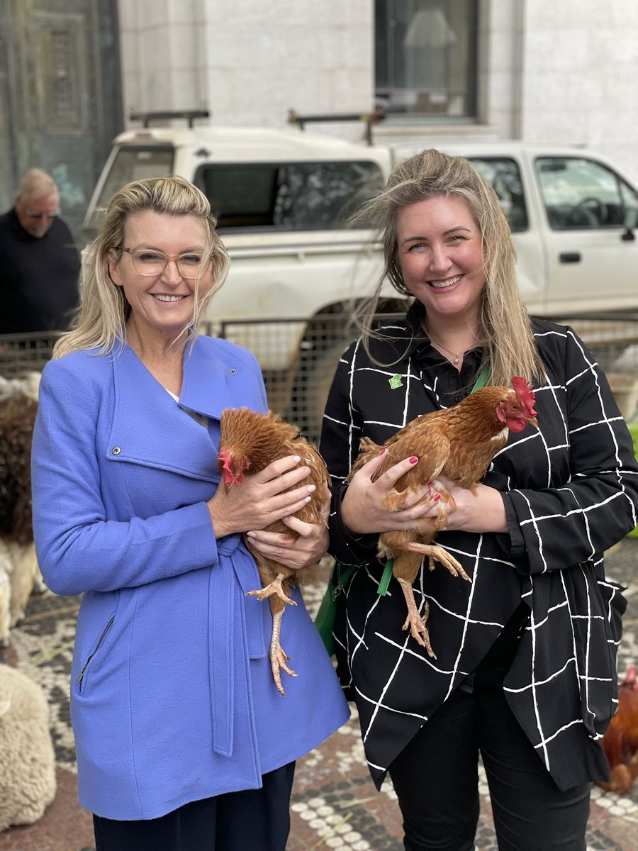 deeboxall's tweet photo. Thank you Hon Sandra Carr MLC &amp; @BuyWestEatBest Melissa Worthington for coming down to the @FarmingChampion Farmer on Your Plate event today! https://t.co/OjsHNMhPWP