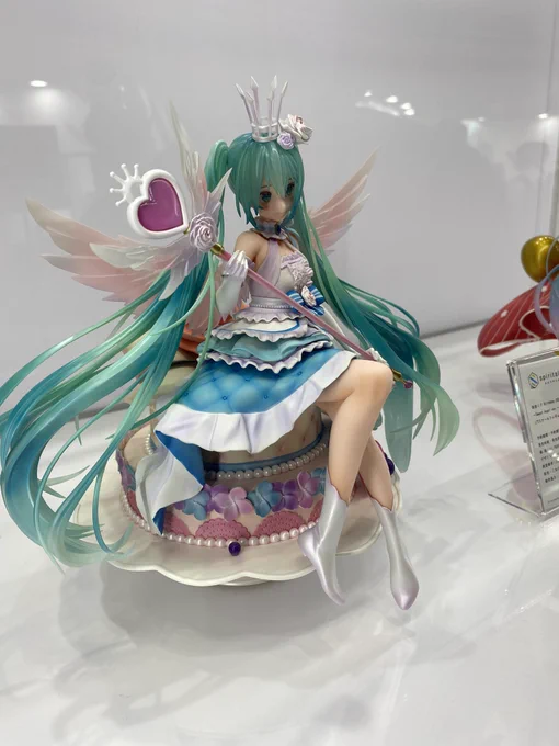 クオリティやばすぎ初音ミクさんフィギュア¶(⁄=˅̮=∖)⁋ 