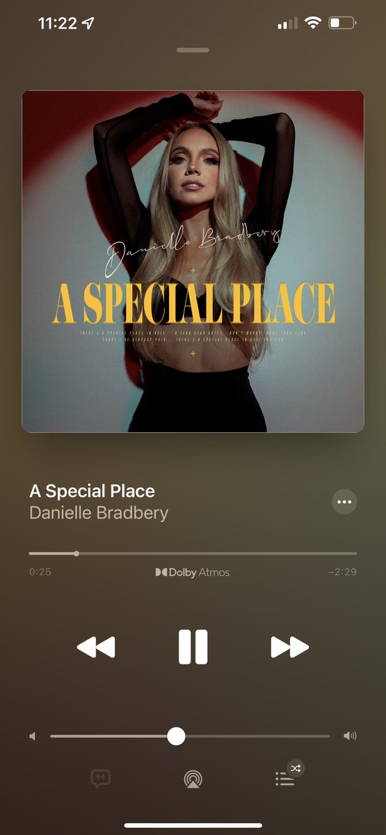 PerrySwiftBery1's tweet photo. y’all i was not expecting this 😍 definitely my new jam @DBradbery https://t.co/FKInmw5rW8