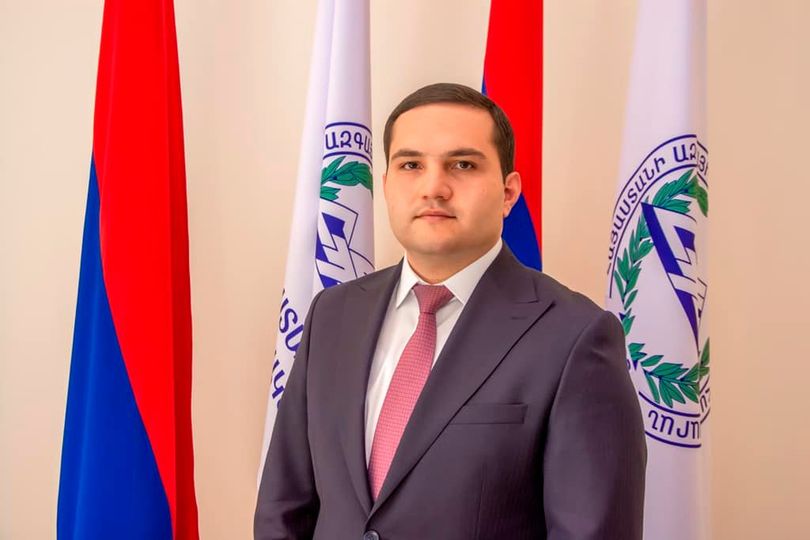 polytech_am's tweet image. ՀԱՊՀ ռեկտոր Գոռ Վարդանյանի շնորհավորական ուղերձը Գիտելիքի և դպրության օրվա առթիվ

մանրամասները՝ bit.ly/3B2JXtZ

#Պոլիտեխնիկ #Polytechnic #education #september1 #university #tech