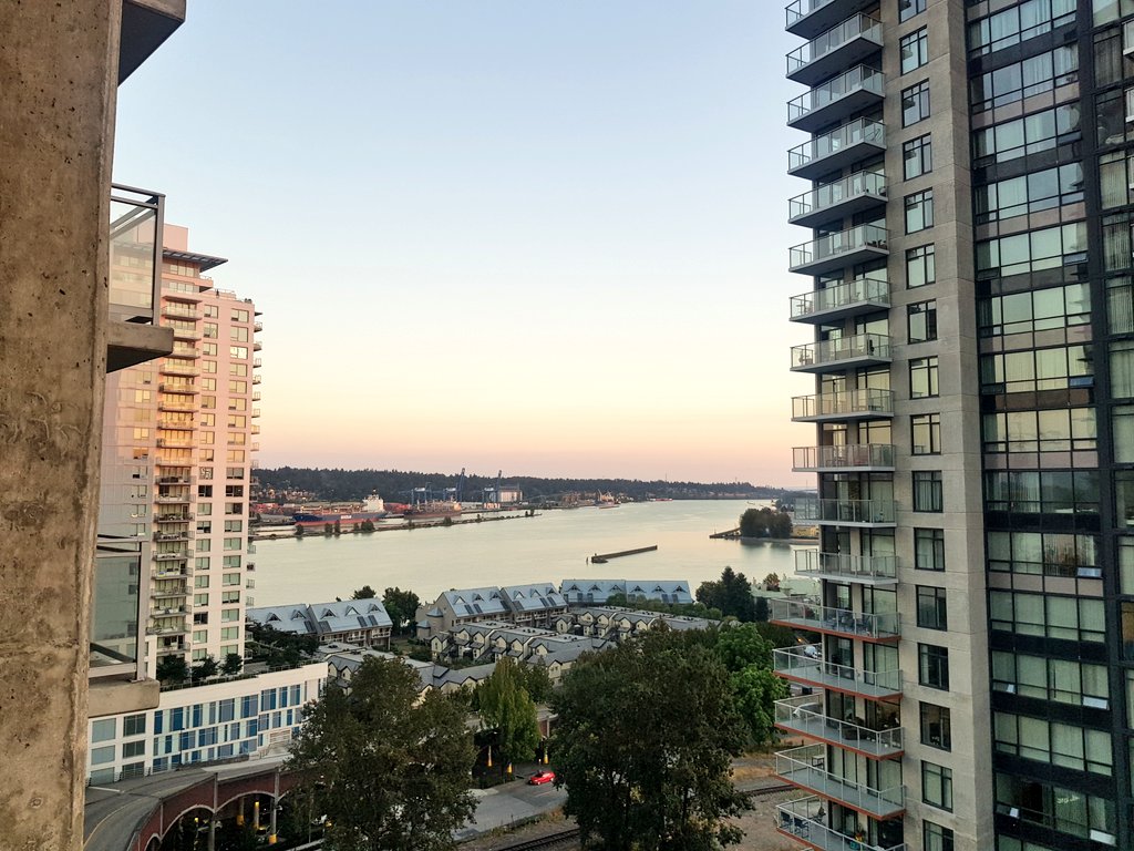 The sunset over the Fraser River was even sweeter tonight as I've just landed my first freelance job since travelling. 
Custom built CRM for a non profit... here we goooooooooo!!!! 😊