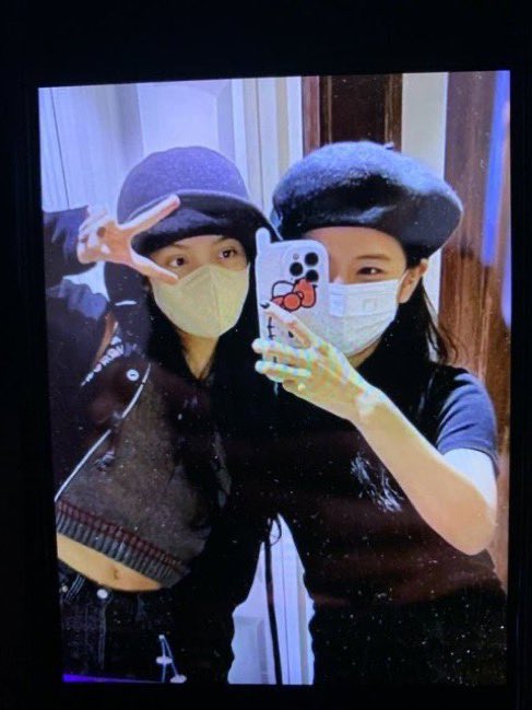 bobatealovr's tweet photo. blackpink members jennie and rose have also gotten their images leaked from this new (?) icloud hacker gaining access from jennie. https://t.co/x3ebe5BTcM