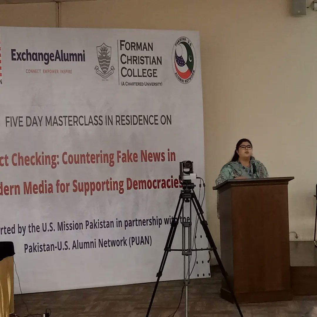 RachelAHasan's tweet photo. Dr Anam Muzamill delving into the the normative frames of a social media dominated reality at the Masterclass supported by US Mission Pakistan in partnership with PUAN. @Altaafkhaan @Mehwish_Bat00l @anam_muzamill
#FactCheck #FCCU #PUAN #Factchecking https://t.co/60mTghZE7K