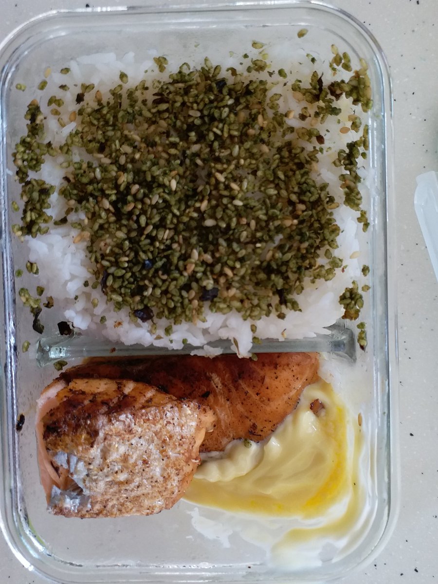 FinalTraumatic's tweet photo. Here's Day 11: #OutbackSteakhouse takeout of spare ribs, quesadilla and fries and Day 12's #lunch of feesh and rice bombarded by seaweed flakes!

Forgot to upload yesterday cuz was super busy at work! 

#lunchatwork #lunchbreak #lunchtime https://t.co/B9Keh0rDcB