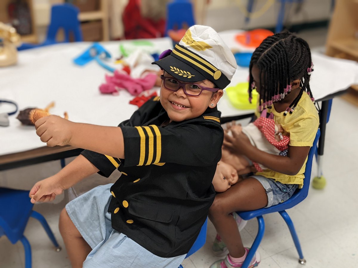 RamirezRainbow3's tweet photo. Seeing their imaginations being activated during work time is the best! #weworkandplay #futurepilot @NISDBurke https://t.co/PXnJDeWJ6k