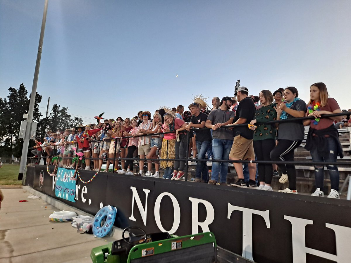 ElizabethHoffba's tweet photo. What an exciting night at Mountie Stadium #nwschools https://t.co/3dlMNdxK9F