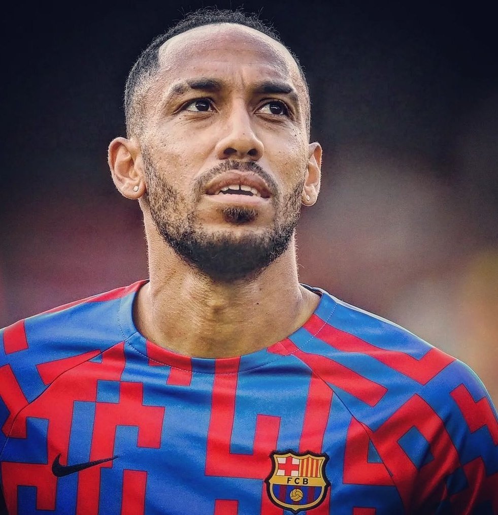 IsaRamirezO's tweet photo. 🚨 ÚLTIMA HORA 🚨
OFICIAL: Pierre Aubameyang, será nuevo jugador del Chelsea.
Auba deja el Barca a cambio de 12M.
¡Gracias Auba! ❤️ https://t.co/HSx1EwD4P6
