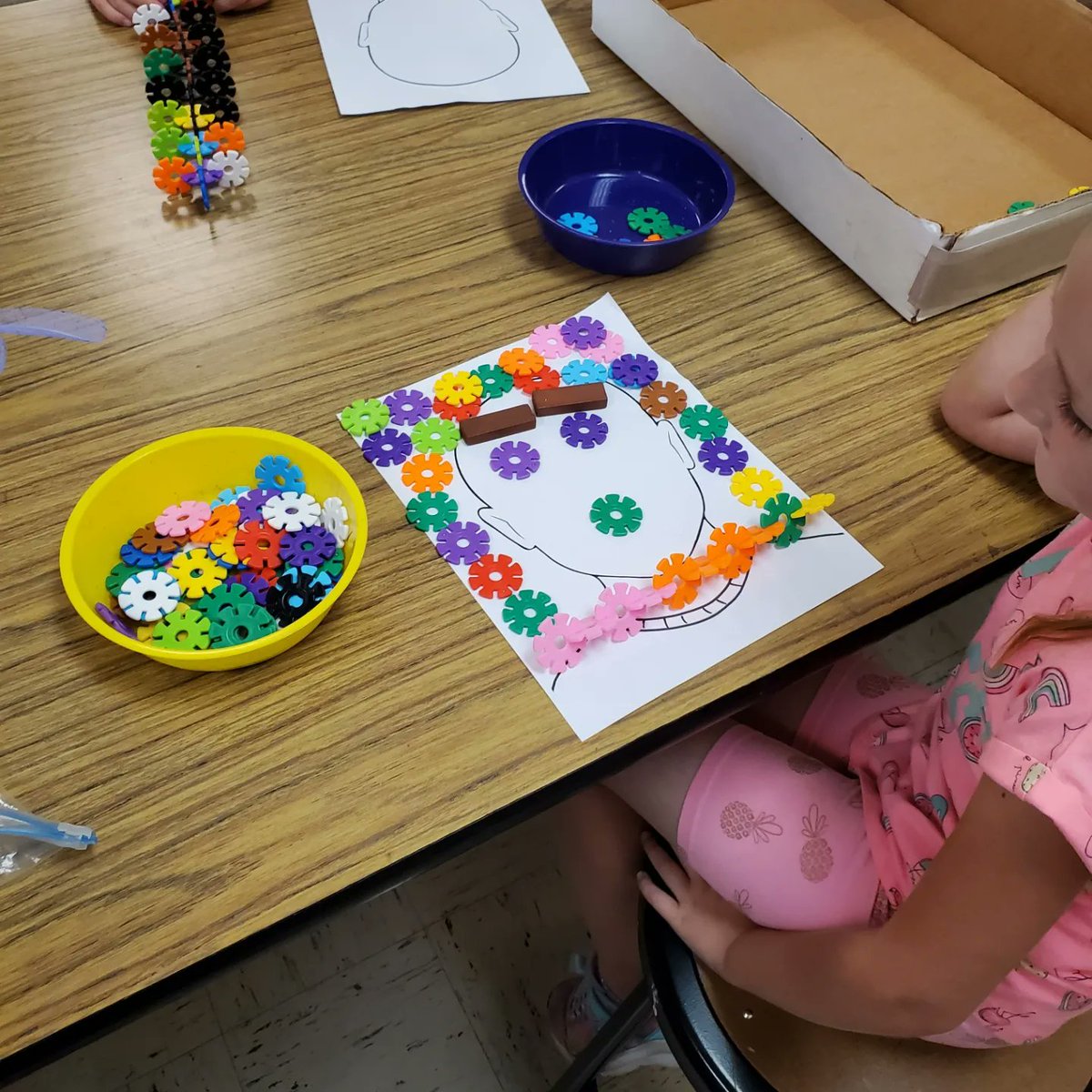 ms_mARTinkus's tweet photo. What better way to post about the new school year than with Kindergarten art! Truly my heart is 💖🥰 These students were engaged in some artistic problems as they created portraits. Special appearance by godzilla at the end 😂 #d109pride @LyleDragons @ISD109 https://t.co/VO6t1mJO3f