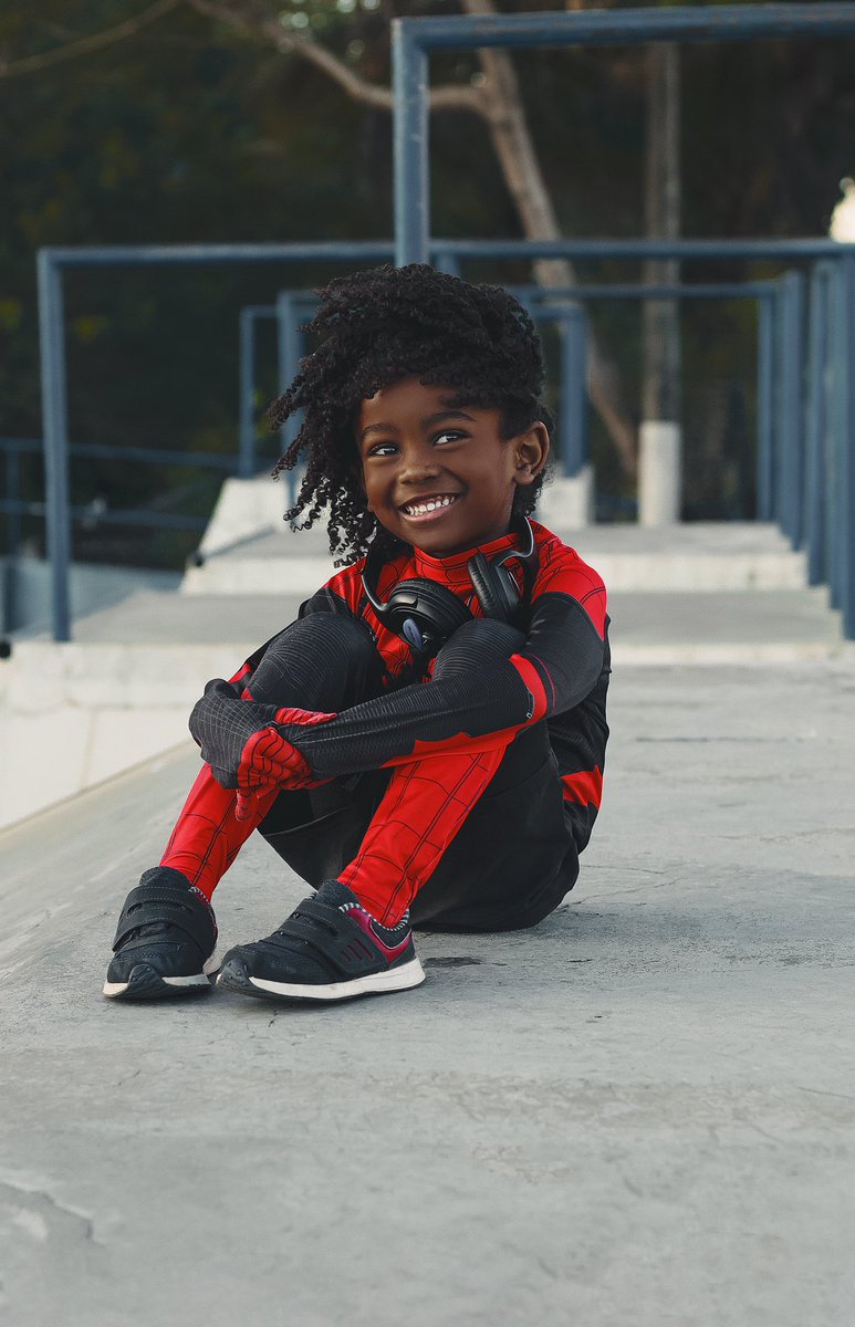 Rwalkers's tweet photo. Fotografei o Miles morales gente https://t.co/UQ4eGiF9gq