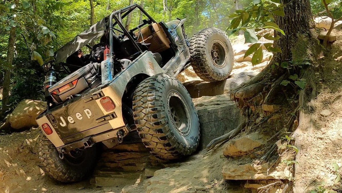 EngelCoolers's tweet photo. Great shot of @4lo_dad and his trusty Engel Fridge Freezer by @flexrocksrollovers
.
#engelcoolers #fridgefreezers #noiceneeded #alegendinreliability #builtonbfg #bfgoodrichtires #flexrocksrollovers #rockjock4x4 #prpseats #powertank #jeepsthatwheel #wrangler https://t.co/OjG55vSxUG