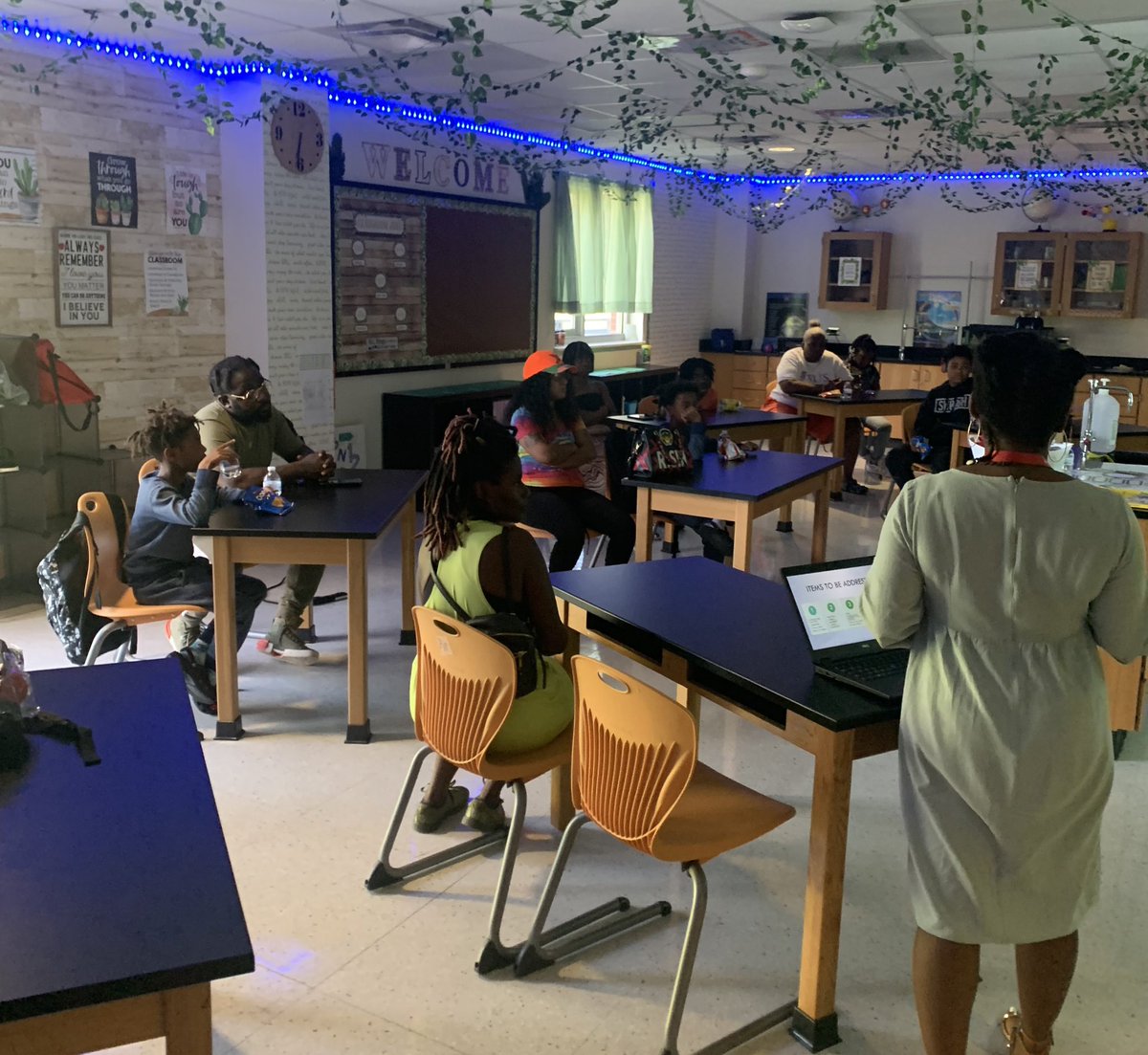 🙀…… what an amazing Open House with our your Astros and their parents! Huge thank you to our parents for your continued support! 😊<a href="/McNairFCS/">Dr. Ronald E. Mcnair</a> <a href="/ACreativeNuLook/">Ms.Smalls</a> <a href="/JMaddenJrFCS1/">JMaddenJr@FCS</a> <a href="/FCSSuptLooney/">Dr. Mike Looney (Official Acct)</a> <a href="/CherisseCamp/">Cherisse Campbell, Ed.D</a> <a href="/parents4edu_SF/">South Fulton Parents</a>