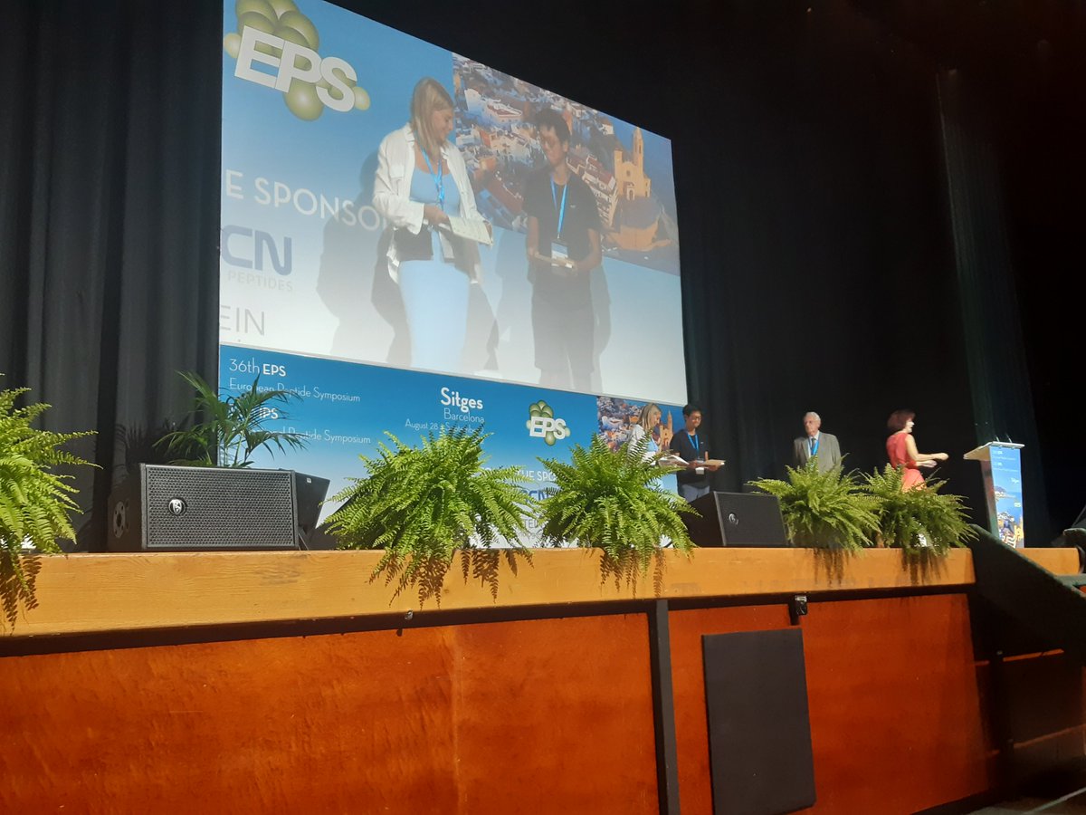 danikalafatovic's tweet photo. Well done Patrizia on winning the poster prize at the #eps2020!! Great conference, amaizing science and big competition.. #deshpetlab #womeninscience @hrzz_science https://t.co/E5W5z9ZtGE