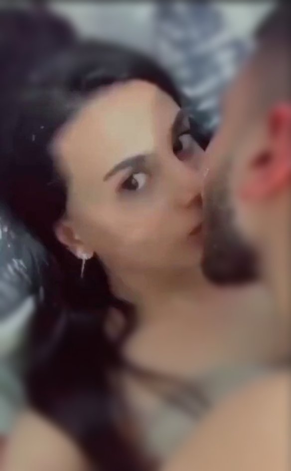 Dominator1454's tweet photo. When I met @kritika_sid for the very first time outside my yard where she was looking a bit depressed and unsatisfied even after her married life. I took her for granted and groped her dharmik assets for some reasons and gave her a deeper smooch😘😘 way better than her impotent🤵‍♂️ https://t.co/3KCTObQqvP