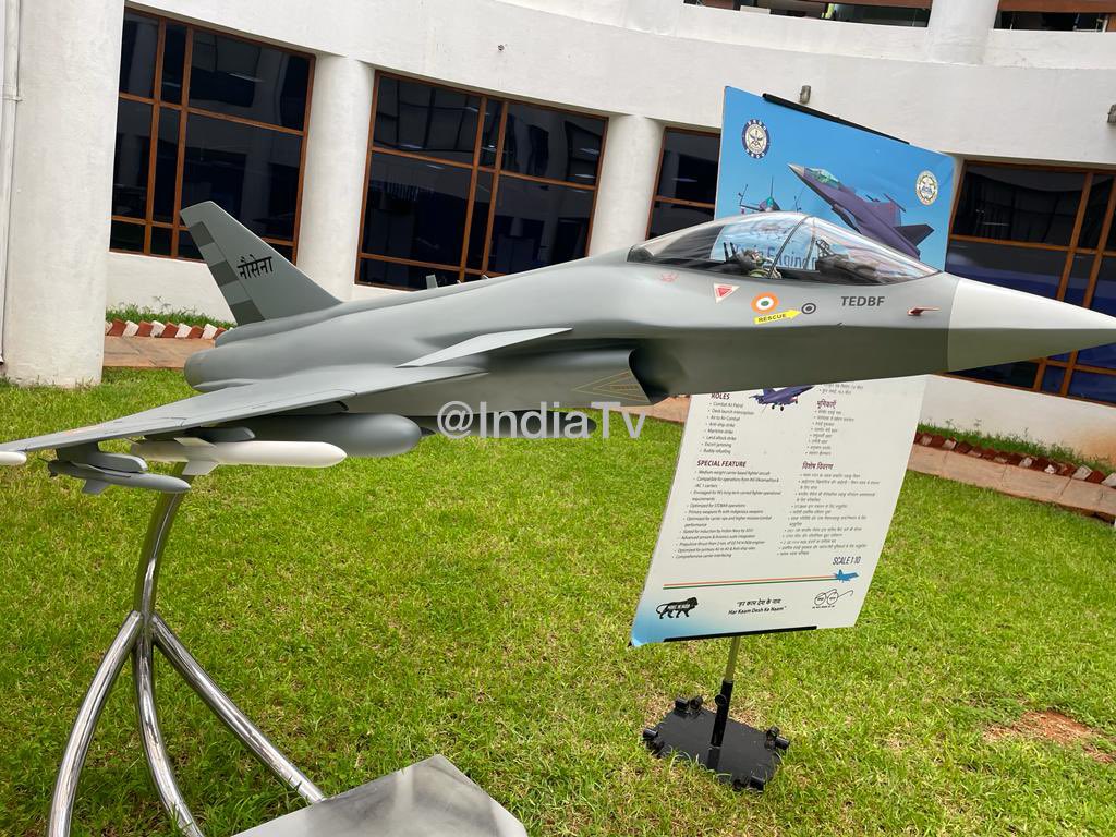 manishindiatv's tweet image. Finally After Commissioning of #Vikrant, Everyone’s eye on Twin Engine Deck Based Fighter (#TEDBF). Right now #Mig29K is the only Fighters on board. #TEDBF drawing is almost finalised. Its take 7-8 years too. @indiannavy @indiatvnews @DefenceMinIndia