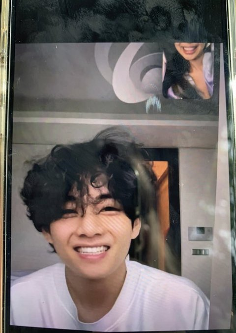 pannchoa's tweet photo. V-Jennie's pictures get leaked once again
https://t.co/OkEgDxkGWa https://t.co/XwnZKbeuYf