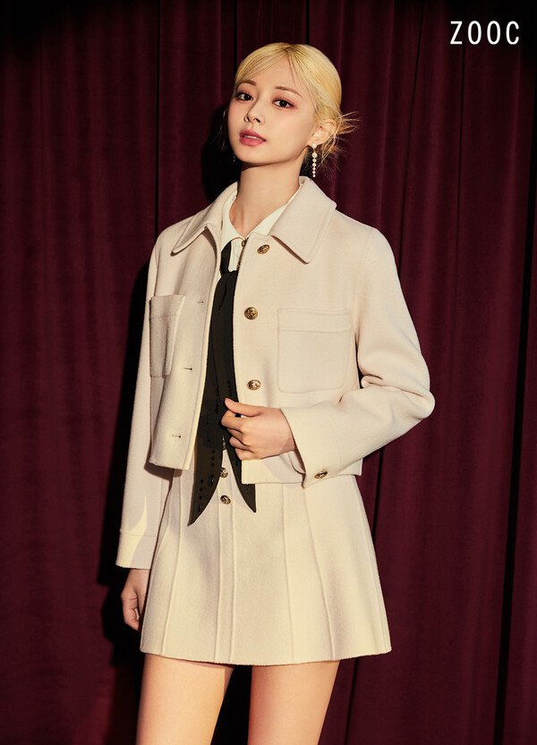 TzuyuChoux's tweet photo. #FlashOn✨️ Campaign with Chou Tzuyu. ZOOC Fall '22 collections are showing a high-quality autumn styling and created a modern and sophisticated city look. Grab yours asap 😉

#TZUYU #쯔위 #TalkthatTalk https://t.co/7QboHd4x1t